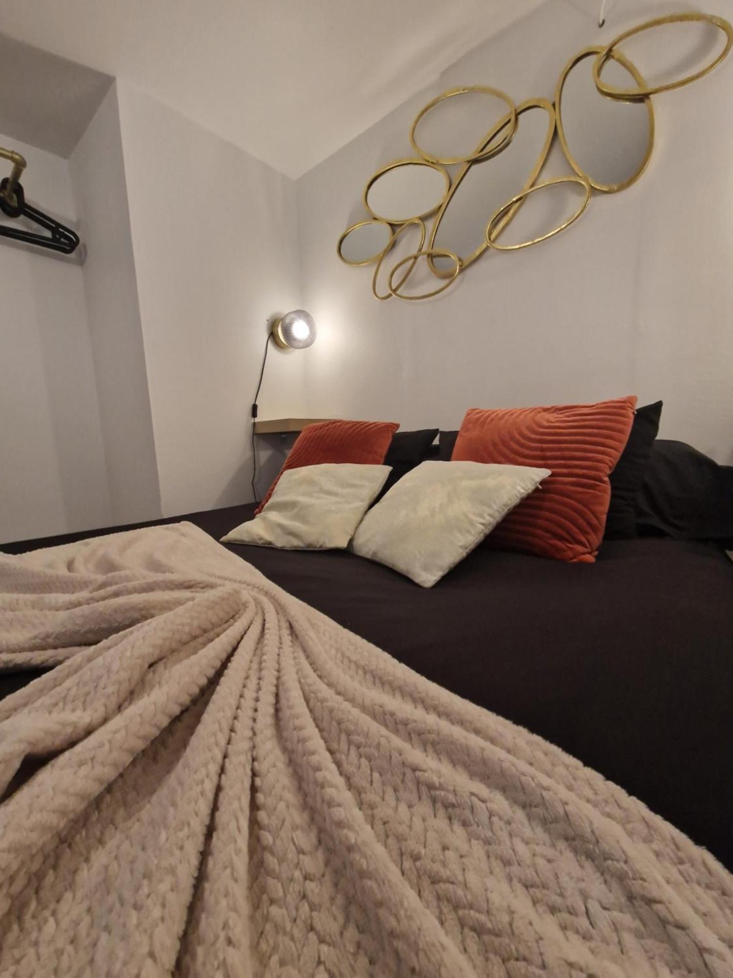 Apartamento Le Petit Triplex Des Carmelites -Coeur Historique Ruan Exterior foto